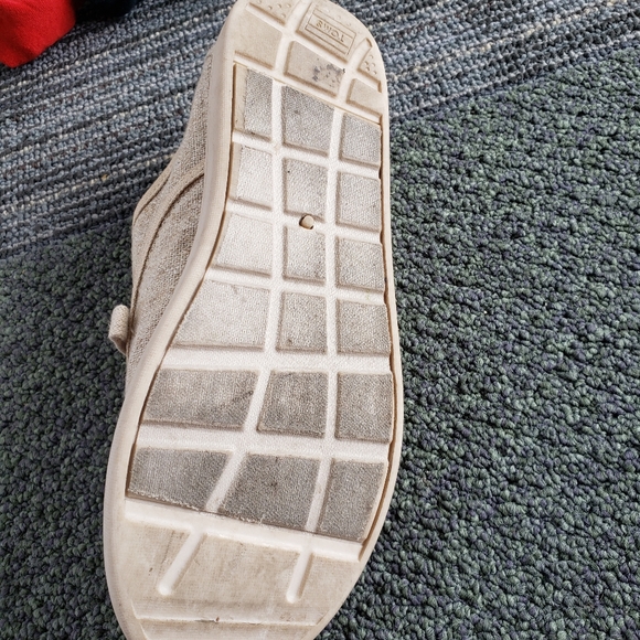 TOMS - Picture 6 of 7